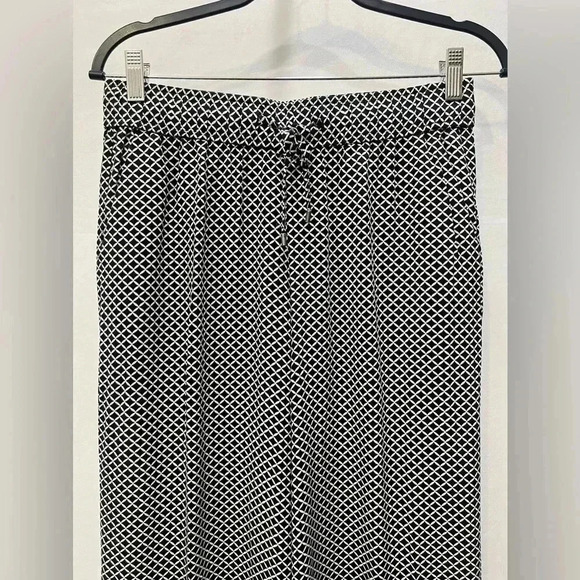 a.n.a Black and White Print Rayon Drawstring Pants Size S​ - Picture 3 of 9